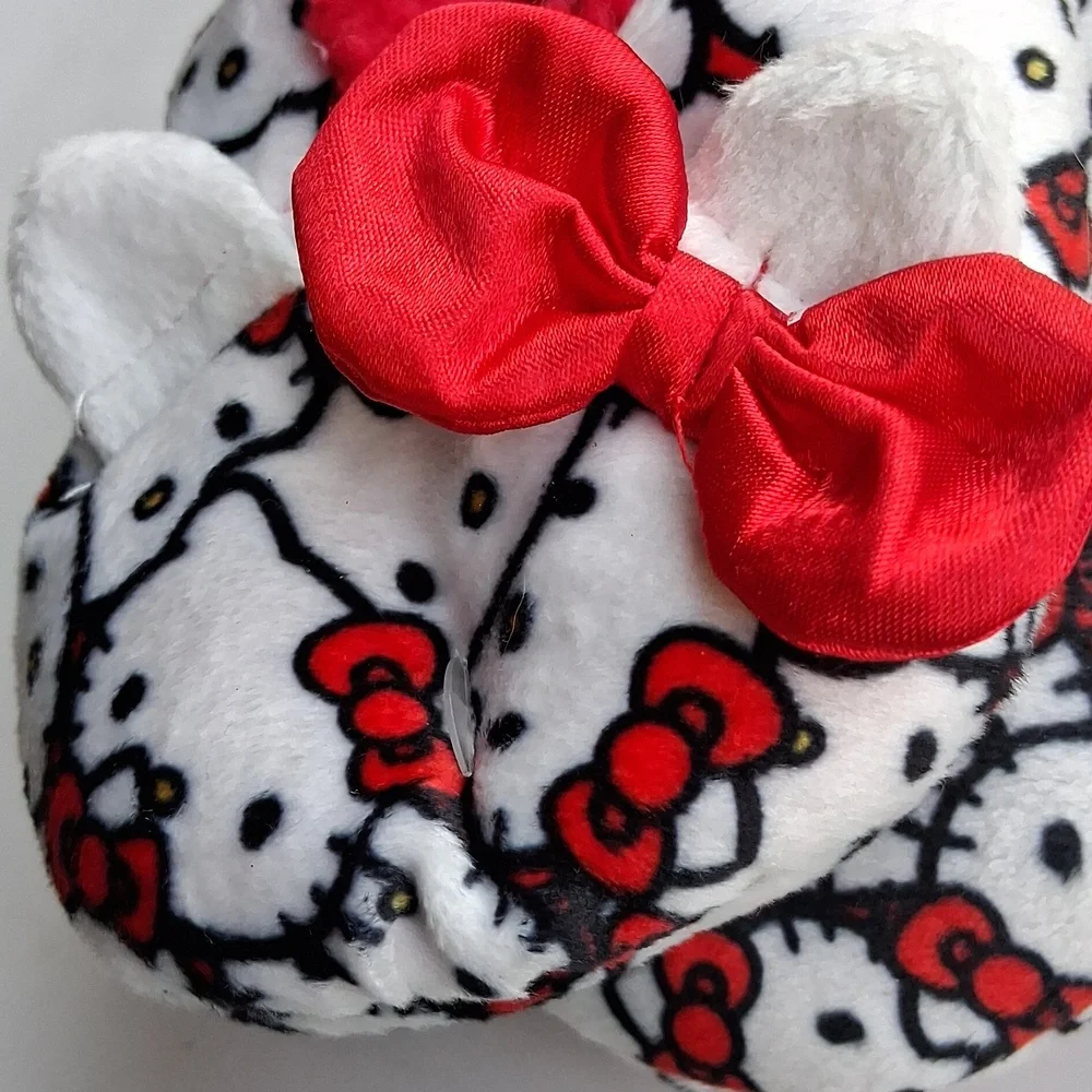 HELLO KITTY Red And White Red Bow SLIPPER SOCKS